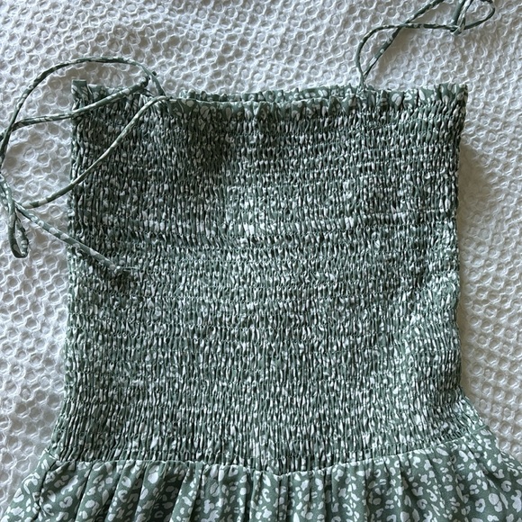 Adorable jumpsuit! - Picture 3 of 3